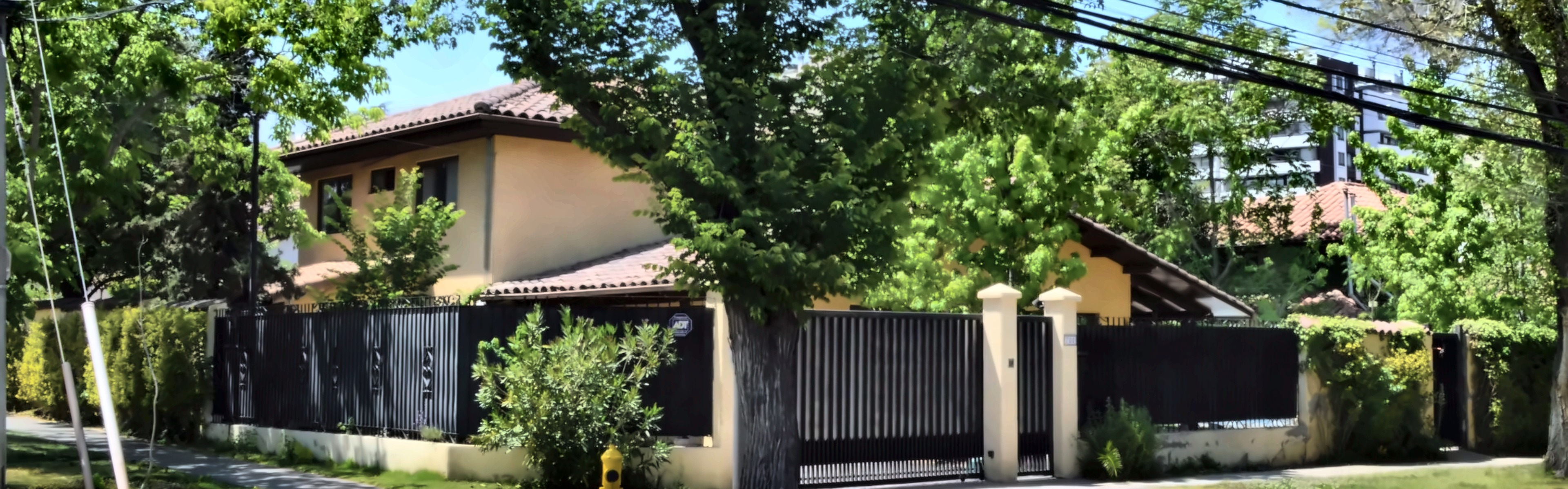 Entorno de Las Condes, cercano al Metro Manquehue